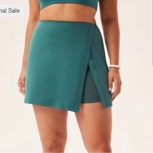 FLOAT Ultra light Split Skort Everglade